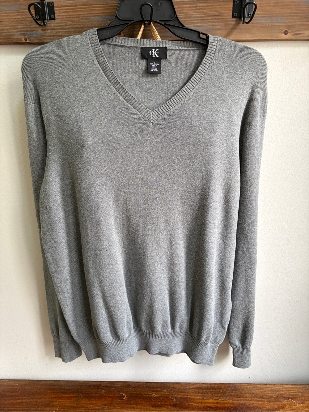 Calvin Klein Men's Light Gray V-Neck Knit Sweater